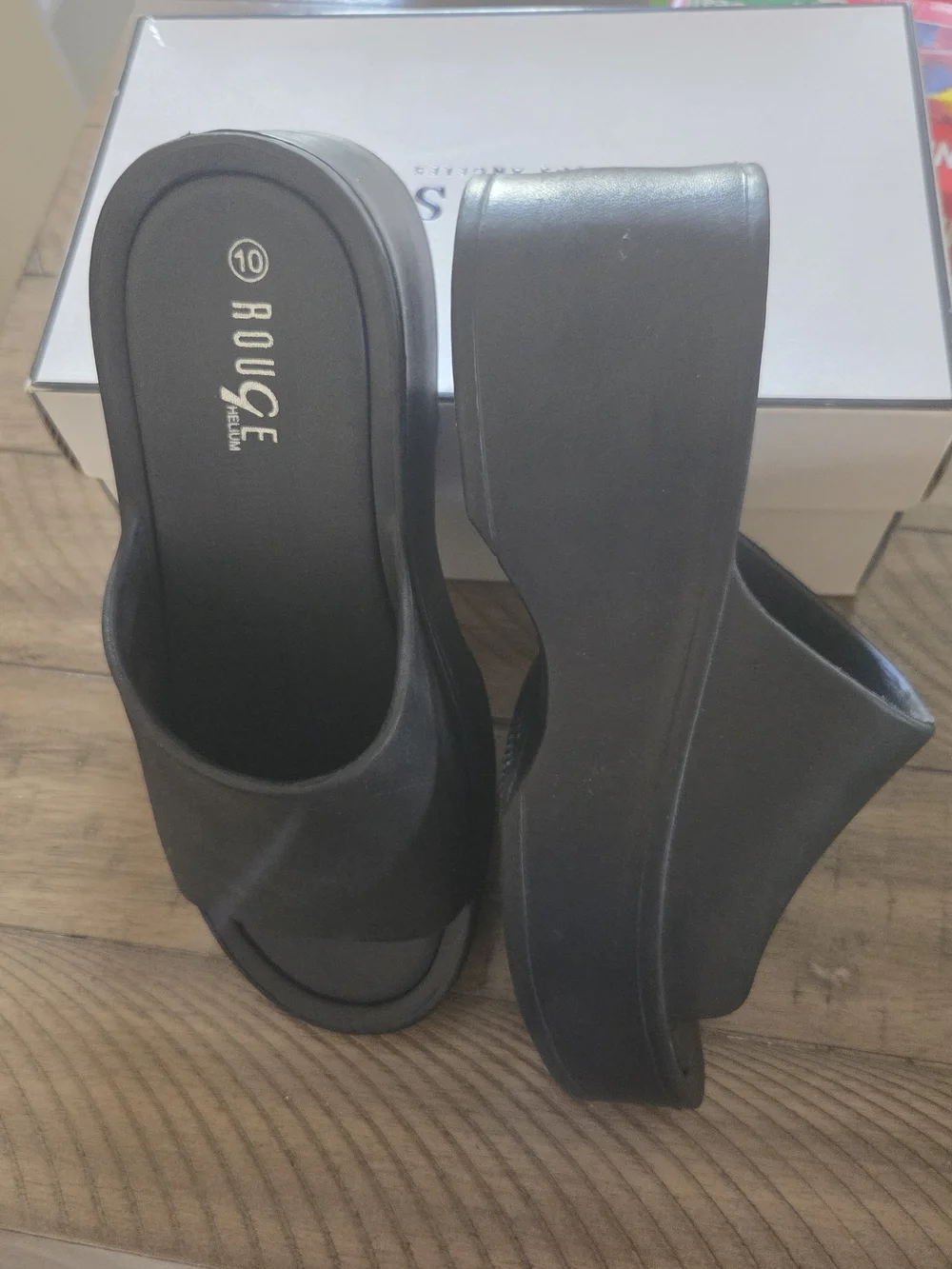 Rouge Helium Comfort Slide Sandals in Black - Women's